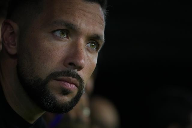 (261015) -- SEVILLE, Oct. 15, 2026 (Xinhua) -- Francesco Farioli, head coach of Porto reacts during the UEFA Champions League match between Real Betis and Porto at La Cartuja Stadium in Seville, Spain, Oct. 14, 2026. (Str/Xinhua)