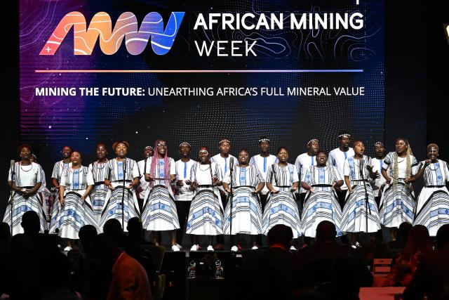(261015) -- CAPE TOWN, Oct. 15, 2026 (Xinhua) -- Performers perform at the opening ceremony of African Mining Week 2026 in Cape Town, South Africa, Oct. 14, 2026. African Mining Week (AMW) 2026 on Wednesday kicked off in Cape Town, South Africa, with a call to unlock the full value of Africa's mineral resources through greater regional cooperation, investment and industrial development.
   TO GO WITH "African Mining Week urges efforts to unlock full value of continental resources" (Photo by Xabiso Mkhabela/Xinhua)