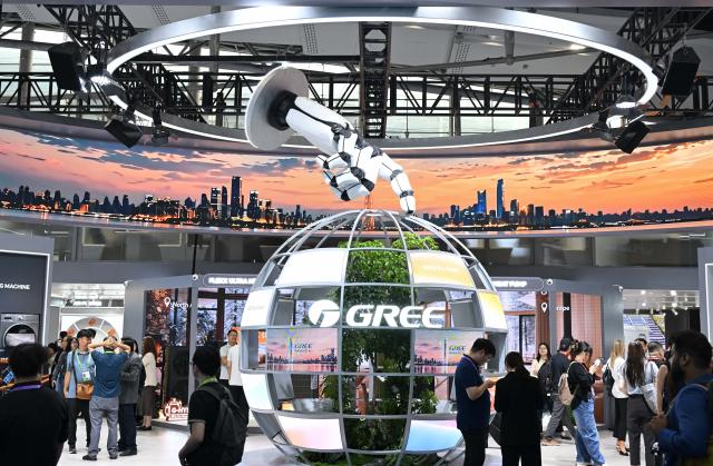 (261015) -- GUANGZHOU, Oct. 15, 2026 (Xinhua) -- This photo taken on Oct. 15, 2026 shows a booth of Gree, a Chinese electric appliances giant, during the Canton Fair in Guangzhou, south China's Guangdong Province. The 140th edition of the China Import and Export Fair, also known as the Canton Fair, opened to visitors in Guangzhou, capital of south China's Guangdong Province on Thursday, with more than 30,000 exhibiting companies and about 340,000 overseas buyers expected to attend.
The 140th Canton Fair runs in three phases in Guangzhou from Oct. 15 to Nov. 4.
Over the past 70 years, the Canton Fair has grown into China's largest and longest-running international trade event, with the most complete product range, the largest number of buyers and the highest transaction volume. (Xinhua/Deng Hua)
