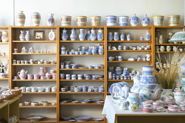(261017) -- BRATISLAVA, Oct. 17, 2026 (Xinhua) -- This photo taken on Oct. 16, 2026 shows pottery pieces displayed in a pottery workshop in Modra, Slovakia. Modra is a historic town in western Slovakia, located at the foothills of the Little Carpathians, about 30 kilometers from Bratislava. The town is renowned for its traditional wine culture and distinctive folk pottery. (Xinhua/Liu Haodong)