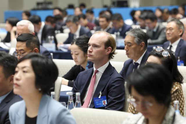 (261017) -- SHANGHAI, Oct. 17, 2026 (Xinhua) -- Guests attend the 38th edition of International Business Leaders' Advisory Council for the Mayor of Shanghai (IBLAC), in Shanghai, east China, Oct. 11, 2026. (Xinhua/Wang Xiang)