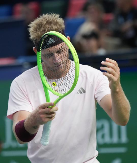 (261017) -- SHANGHAI, Oct. 17, 2026 (Xinhua) -- Alejandro Davidovich Fokina reacts during the men's singles semifinal between Alexander Zverev of Germany and Alejandro Davidovich Fokina of Spain at the 2026 ATP tour Shanghai Masters tennis tournament in Shanghai, China, Oct. 17, 2026. (Xinhua/Ding Ting)