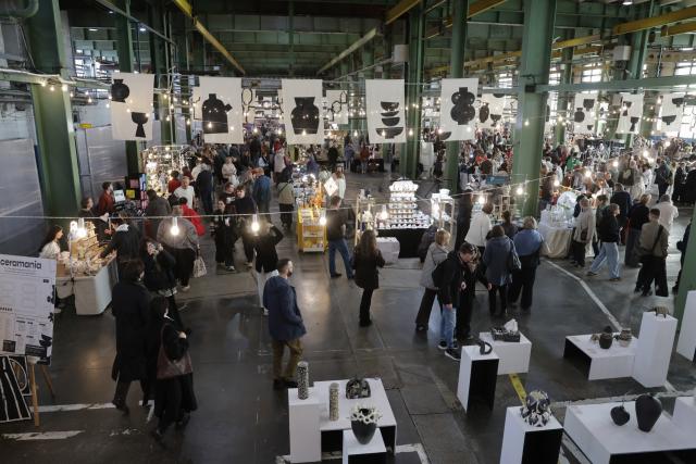 (261017) -- ST. PETERSBURG, Oct. 17, 2026 (Xinhua) -- Photo shows a general view of a ceramics exhibition in St. Petersburg, Russia, Oct. 17, 2026. The Russian city of St. Petersburg hosted a two-day ceramics exhibition. More than 150 artists from over 20 cities across Russia showcase their creative ceramic works. (Photo by Irina Motina/Xinhua)