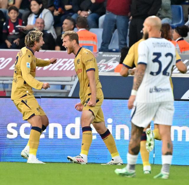(261018) -- BOLOGNA, Oct. 18, 2026 (Xinhua) -- Bologna's Tommaso Pobega (2nd L) celebrates his goal during an Italian Serie A football match between Bologna and Inter Milan in Bologna, Italy, Oct. 17, 2026. (Photo by Alberto Lingria/Xinhua)