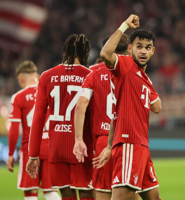 (261018) -- MUNICH, Oct. 18, 2026 (Xinhua) -- Luis Diaz (1st R) of Bayern Munich celebrates his goal during the German first division Bundesliga football match between FC Bayern Munich and RB Leipzig in Munich, Germany, Oct. 17, 2026. (Photo by Philippe Ruiz/Xinhua)