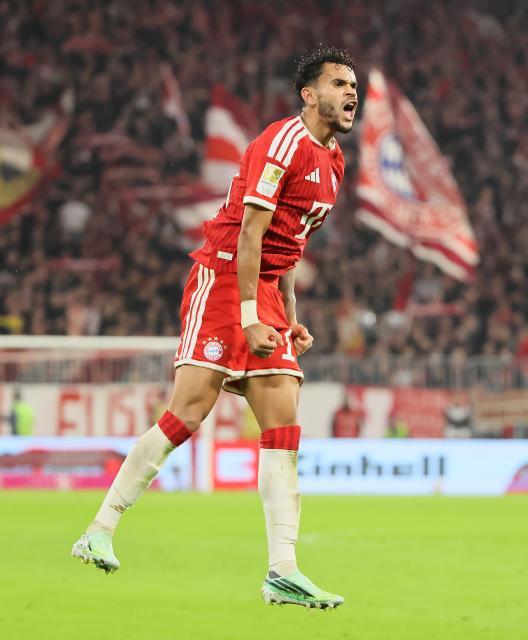(261018) -- MUNICH, Oct. 18, 2026 (Xinhua) -- Luis Diaz of Bayern Munich celebrates his goal during the German first division Bundesliga football match between FC Bayern Munich and RB Leipzig in Munich, Germany, Oct. 17, 2026. (Photo by Philippe Ruiz/Xinhua)