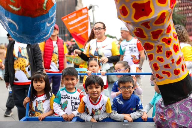 (261018) -- MEXICO CITY, Oct. 18, 2026 (Xinhua) -- Children participate in the Monumental Alebrijes Parade 2026 in Mexico City, Mexico, Oct. 17, 2026. Alebrijes are brightly colored folk art sculptures of fantastical creatures. (Xinhua/Ding Hongfa)