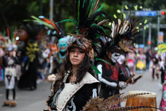 (261018) -- MEXICO CITY, Oct. 18, 2026 (Xinhua) -- This photo taken on Oct. 17, 2026 shows a scene of the Monumental Alebrijes Parade 2026 in Mexico City, Mexico. Alebrijes are brightly colored folk art sculptures of fantastical creatures. (Photo by Francisco Canedo/Xinhua)