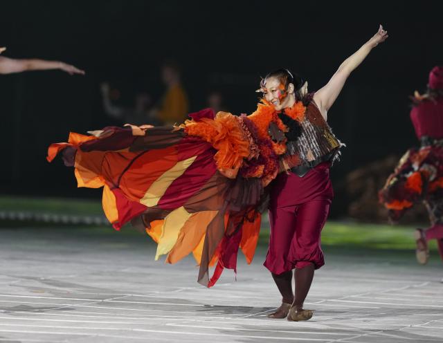 (261018) -- NAGOYA, Oct. 18, 2026 (Xinhua) -- An artist performs during the opening ceremony of the Aichi-Nagoya Asian Para Games in Nagoya, Japan, Oct. 18, 2026. (Xinhua/Jia Haocheng)