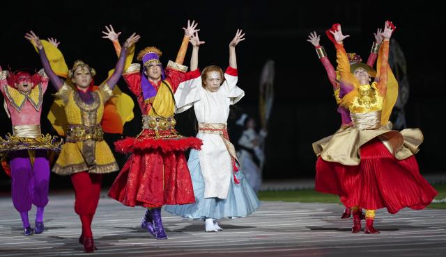 (261018) -- NAGOYA, Oct. 18, 2026 (Xinhua) -- Artists perform during the opening ceremony of the Aichi-Nagoya Asian Para Games in Nagoya, Japan, Oct. 18, 2026. (Xinhua/Jia Haocheng)
