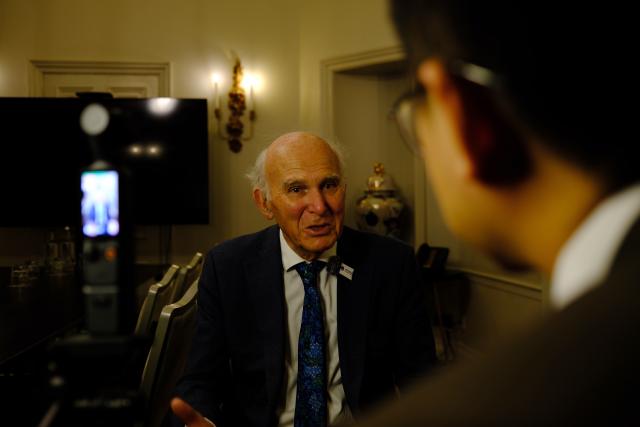 (261020) -- LONDON, Oct. 20, 2026 (Xinhua) -- Former British business secretary Vince Cable speaks during an interview with Xinhua in London, Britain, Oct. 16, 2026. TO GO WITH "Interview: China's technological advances open new opportunities for cooperation, says former British business secretary" (Xinhua/Zhao Jiasong)