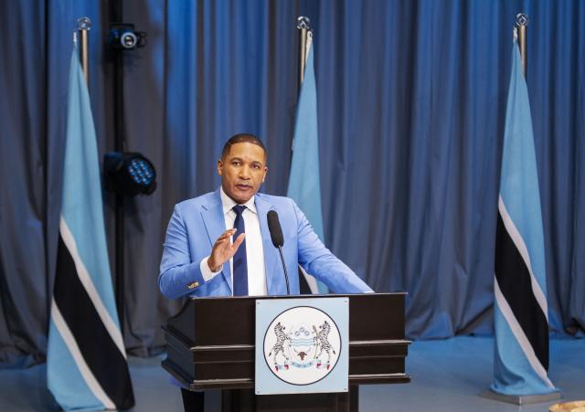 (261020) -- GABORONE, Oct. 20, 2026 (Xinhua) -- Botswanan President Duma Gideon Boko speaks at a press conference in Gaborone, Botswana, Oct. 19, 2026. Botswana and China have opened a new chapter in their longstanding friendship by elevating bilateral ties to a comprehensive strategic cooperative partnership, Botswanan President Duma Gideon Boko said.
  Boko made the remarks at a press conference in Gaborone on Monday following return from his first state visit to China. (Xinhua/Tshekiso Tebalo)