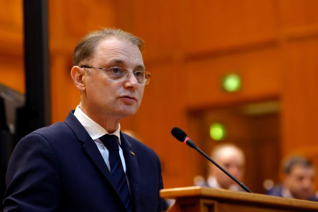(261020) -- BUCHAREST, Oct. 20, 2026 (Xinhua) -- Romanian Prime Minister designate Luca Niculescu delivers a speech during a confidence vote session at Parliament in Bucharest, Romania, Oct. 20, 2026. Romanian parliament approved Luca Niculescu's government on Tuesday, ending a political crisis that has lasted nearly six months.
According to Romania's national news agency Agerpres, of 338 valid votes cast, 280 lawmakers voted in favor of the government's investiture while 58 voted against. (Photo by Cristian Cristel/Xinhua)