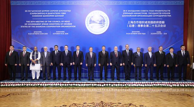 (261020) -- DUSHANBE, Oct. 20, 2026 (Xinhua) -- Chinese Premier Li Qiang attends the 25th meeting of the Council of Heads of Government (Prime Ministers) of Member States of the Shanghai Cooperation Organization (SCO) in Dushanbe, Tajikistan, Oct. 20, 2026. (Xinhua/Huang Jingwen)