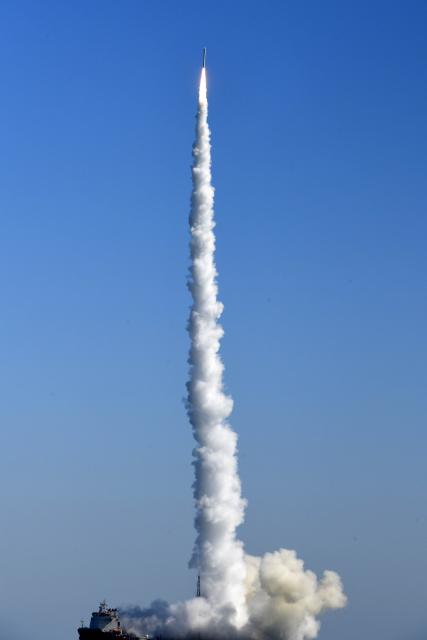 (261021) -- RIZHAO, Oct. 21, 2026 (Xinhua) -- The CERES-1 Y8 carrier rocket carrying a new satellite blasts off from the waters near the city of Rizhao, east China's Shandong Province, Oct. 21, 2026. China launched a rocket from the ocean waters near the city of Rizhao in east China's Shandong Province on Wednesday, placing a new satellite into planned orbit.
  The CERES-1 Y8 carrier rocket blasted off at 11:39 a.m. (Beijing Time).
  The Taiyuan Satellite Launch Center carried out this offshore launch. (Xinhua/Guo Xulei)