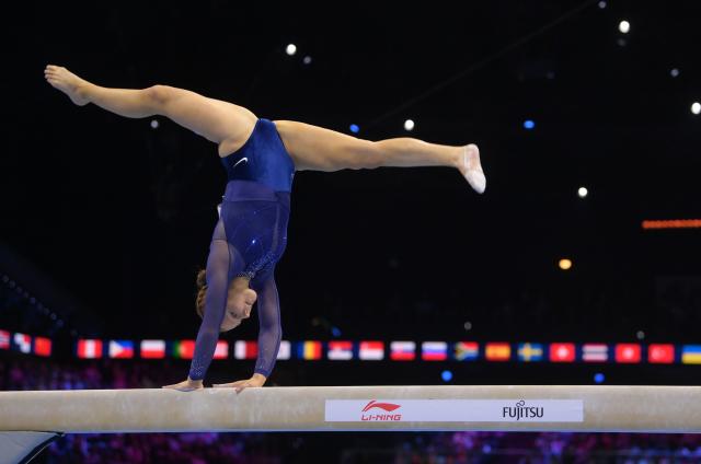 (261022) -- ROTTERDAM, Oct. 22, 2026 (Xinhua) -- Dulcy Caylor of team USA competes during the women's team final at Artistic Gymnastics World Championships 2026 in Rotterdam, the Netherlands, Oct. 21, 2026. (Xinhua/Weng Xinyang)