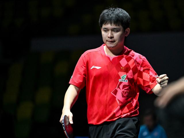 (261022) -- TASHKENT, Oct. 22, 2026 (Xinhua) -- Lin Shidong of China competes during the men's teams semifinals against Feng Yi-Hsin of Chinese Taipei at the 29th ITTF-Asian Table Tennis Championships in Tashkent, Uzbekistan, Oct. 22, 2026. (Xinhua/Feng Kaihua)