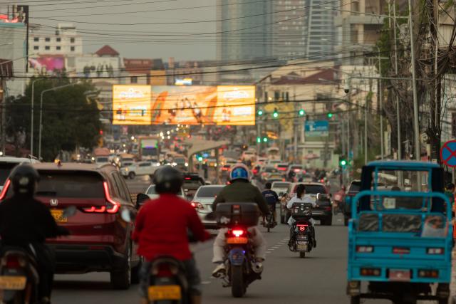 (261022) -- VIENTIANE, Oct. 22, 2026 (Xinhua) -- This photo taken on Oct. 22, 2026 shows a street view of Vientiane, Laos. TO GO WITH "Laos unveils 2025 census results, highlighting working-age population growth" (Photo by Kaikeo Saiyasane/Xinhua)