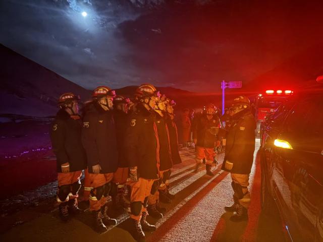 (261023) -- NAGQU, Oct. 23, 2026 (Xinhua) -- Firefighters arrive at an earthquake-hit village in Baqen County of Nagqu City in southwest China's Xizang Autonomous Region, on Oct. 23, 2026.
  Sixteen people were killed and 32 others injured after a 7.0-magnitude earthquake struck Baqen County of Nagqu City in southwest China's Xizang Autonomous Region at 10:33 p.m. Thursday (Beijing Time), according to the city's emergency management bureau.
  As of 2:25 a.m. Friday, 11 of the injured were in serious condition while 21 sustained minor injuries. Over 300 houses collapsed.
  The damage caused by the quake is being further evaluated, and disaster relief work is underway.
  More than 300 police officers have been dispatched to the epicenter for relief work while the regional fire and rescue corps has mobilized 347 personnel to the affected areas. (Xinhua)