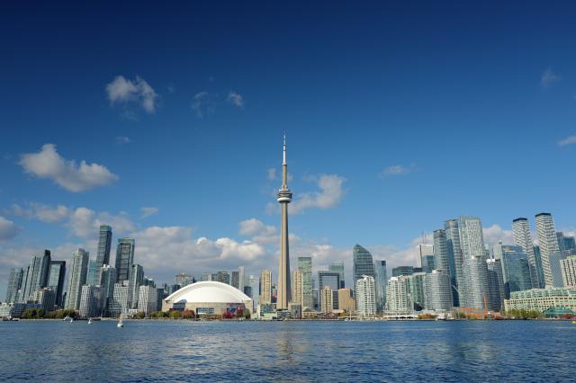 (261023) -- TORONTO, Oct. 23, 2026 (Xinhua) -- This photo taken on Oct. 22, 2026 shows a view of the CN Tower and its surrounding areas in Toronto, Canada. (Photo by Yang Shu/Xinhua)