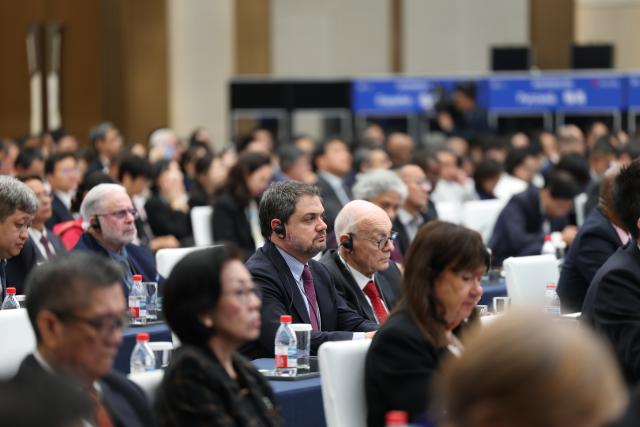 (261023) -- XIONG'AN, Oct. 23, 2026 (Xinhua) -- Participants attend the opening ceremony of the 2026 Global Governance Forum (Xiong'an) in Xiong'an New Area, north China's Hebei Province, Oct. 23, 2026. The 2026 Global Governance Forum (Xiong'an) kicked off here on Friday.
   Hosted by the Chinese People's Institute of Foreign Affairs, the forum is themed "Rebuilding Confidence and Cooperation: Reforming and Improving Global Governance in a Transforming World." (Xinhua/Mu Yu)