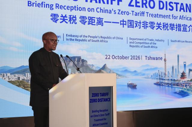(261023) -- PRETORIA, Oct. 23, 2026 (Xinhua) -- South African Trade, Industry and Competition Minister Parks Tau speaks during a briefing reception on China's zero-tariff treatment for African countries in Pretoria, South Africa, Oct. 22, 2026. TO GO WITH "Chinese embassy reception highlights opportunities from zero-tariff treatment for South African exports" (Xinhua/Chen Wei)