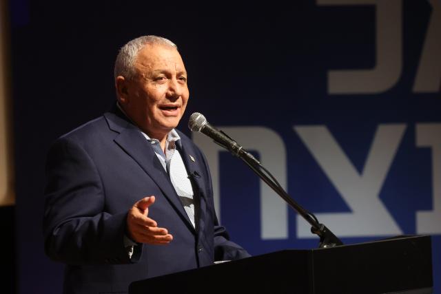 (261023) -- MODIIN, Oct. 23, 2026 (Xinhua) -- Gadi Eisenkot, former Israeli military chief and leader of the centrist Yashar party, attends a campaign event in the central Israeli city of Modiin, Oct. 21, 2026. The general elections for Israel's Knesset, the country's parliament, will be held on Oct. 27. (Photo by Gil Cohen Magen/Xinhua)