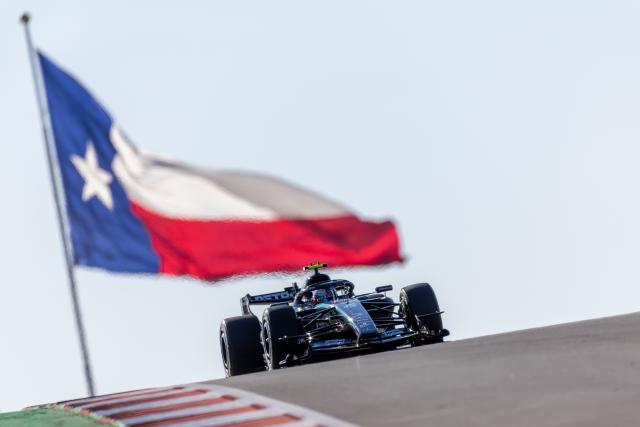 (261024) -- AUSTIN, Oct. 24, 2026 (Xinhua) -- Mercedes' Kimi Antonelli of Italy competes during the practice session of the Formula One United States Grand Prix, in Austin, Texas, the United States, Oct. 23, 2026. (Photo by Song Haiyuan/Xinhua)