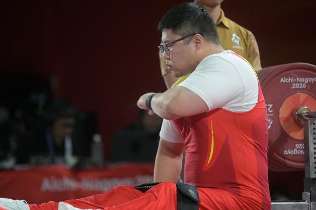 (261024) -- NAGOYA, Oct. 24, 2026 (Xinhua) -- Yan Panpan of China competes during the mixed team heats of Para Powerlifting at the Aichi-Nagoya Asian Para Games in Nagoya, Japan, Oct. 24, 2026. (Xinhua/Then Chih Wey)