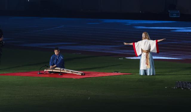 (261024) -- NAGOYA, Oct. 24, 2026 (Xinhua) -- Artists perform during the closing ceremony of the Aichi-Nagoya Asian Para Games in Nagoya, Japan, Oct. 24, 2026. (Xinhua/Yao Qilin)