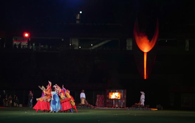 (261024) -- NAGOYA, Oct. 24, 2026 (Xinhua) -- Artists perform during the closing ceremony of the Aichi-Nagoya Asian Para Games in Nagoya, Japan, Oct. 24, 2026. (Xinhua/Jia Haocheng)
