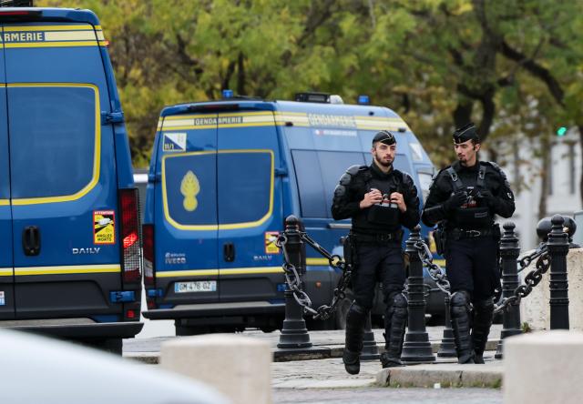(261024) -- PARIS, Oct. 24, 2026 (Xinhua) -- Security personnel are seen near the Arc de Triomphe in Paris, France, Oct. 24, 2026. French Interior Minister Laurent Nunez said Tuesday that the government would deploy soldiers from the French army's Operation Sentinelle to help prevent violence during the demonstrations announced for Oct. 24. (Xinhua/Wu Huiwo)