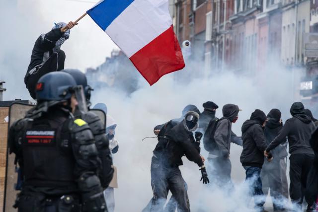 (261024) -- LILLE, Oct. 24, 2026 (Xinhua) -- Protesters are seen in Lille, France, Oct. 24, 2026. Around 410,000 people took part in a new round of protests across France on Saturday, French news channel BFM TV reported, citing the Interior Ministry. (Photo by Sebastien Courdji/Xinhua)