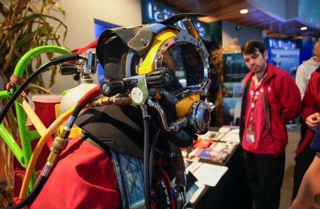 (261025) -- VANCOUVER, Oct. 25, 2026 (Xinhua) -- Diving equipment is displayed during Divers' Weekend at the Vancouver Aquarium in Vancouver, British Columbia, Canada, on Oct. 24, 2026. The two-day event, which opened here on Saturday, brings together diving professionals and organizations and features diving equipment displays, underwater demonstrations and expert talks aimed at promoting diving safety and preparedness. (Photo by Liang Sen/Xinhua)