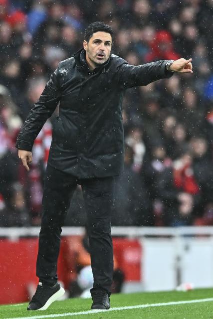 (261025) -- LONDON, Oct. 25, 2026 (Xinhua) -- Arsenal's manager Mikel Arteta gestures during the English Premier League football match between Arsenal FC and Everton FC in London, Britain, on Oct. 24, 2026. (Xinhua)