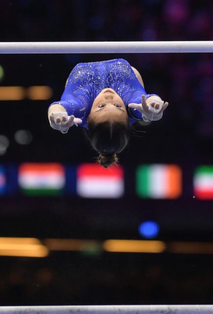(261025) -- ROTTERDAM, Oct. 25, 2026 (Xinhua) -- Giulia Perotti of Italy competes during the women's uneven bars final at the Artistic Gymnastics World Championships 2026 in Rotterdam, the Netherlands, Oct. 24, 2026. (Xinhua/Weng Xinyang)