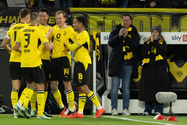 (261025) -- DORTMUND, Oct. 25, 2026 (Xinhua) -- Players of Borussia Dortmund celebrate scoring during the German first division Bundesliga football match between Borussia Dortmund and Eintracht Frankfurt in Dortmund, Germany, Oct. 24, 2026. (Photo by Joachim Bywaletz/Xinhua)