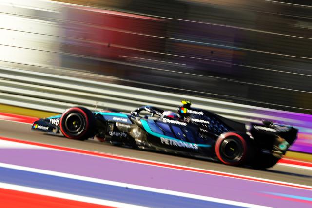 (261025) -- AUSTIN, Oct. 25, 2026 (Xinhua) -- Mercedes' Kimi Antonelli of Italy competes during the qualifying session of the Formula One United States Grand Prix, in Austin, Texas, the United States, Oct. 24, 2026. (Xinhua/Wu Xiaoling)