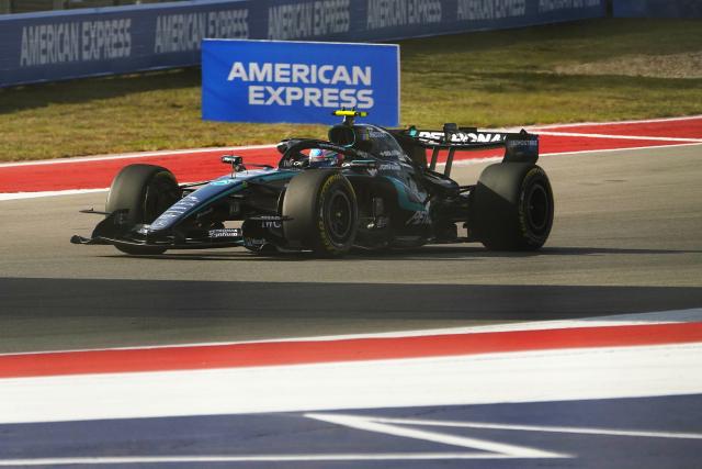 (261025) -- AUSTIN, Oct. 25, 2026 (Xinhua) -- Mercedes' Kimi Antonelli of Italy competes during the qualifying session of the Formula One United States Grand Prix, in Austin, Texas, the United States, Oct. 24, 2026. (Xinhua/Wu Xiaoling)