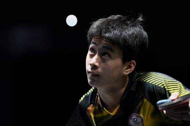 (261025) -- TASHKENT, Oct. 25, 2026 (Xinhua) -- Kuo Guan-Hong of Chinese Taipei serves during the men's singles semifinal against Li Tianyang of China at the 29th ITTF-Asian Table Tennis Championships in Tashkent, Uzbekistan, Oct. 25, 2026. (Xinhua/Feng Kaihua)