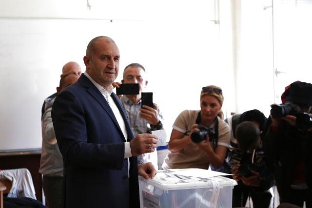 (261025) -- SOFIA, Oct. 25, 2026 (Xinhua) -- Bulgarian Prime Minister Rumen Radev is pictured during the presidential election at a polling station in Sofia, Bulgaria, Oct. 25, 2026. Bulgarians went to the polls on Sunday to elect their next president.
  As many as 6.59 million voters are eligible to choose from 27 candidates, including incumbent President Iliana Iotova, according to the country's Central Election Commission.
  Polling stations across the country opened at 7:00 a.m. local time (0500 GMT) and are scheduled to close at 8:00 p.m.
  The first exit polls may be released immediately after voting ends, while the official results must be announced no later than Tuesday evening. (Xinhua/Lin Hao)