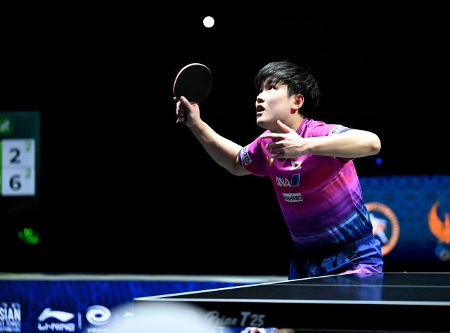 (261025) -- TASHKENT, Oct. 25, 2026 (Xinhua) -- Harimoto Tomokazu of Japan serves during the men's singles final against Li Tianyang of China at the 29th ITTF-Asian Table Tennis Championships in Tashkent, Uzbekistan, Oct. 25, 2026. (Xinhua/Feng Kaihua)