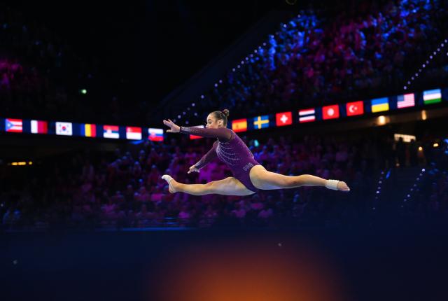(261026) -- ROTTERDAM, Oct. 26, 2026 (Xinhua) -- Abigail Martin of Britain competes during the women's floor exercise final at the Artistic Gymnastics World Championships 2026 in Rotterdam, the Netherlands, Oct. 25, 2026. (Xinhua/Weng Xinyang)