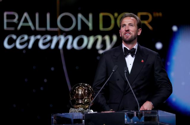 (261027) -- LONDON, Oct. 27, 2026 (Xinhua) -- Bayern Munich's Harry Kane speaks after winning the men's Ballon d'Or award during the 2026 Ballon d'Or Football award ceremony in London, Britain, on Oct. 26, 2026. (Xinhua/Li Ying)