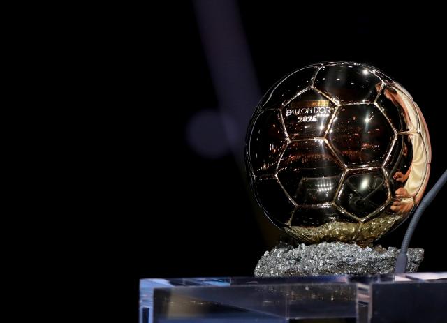 (261027) -- LONDON, Oct. 27, 2026 (Xinhua) -- The trophy is seen during the 2026 Ballon d'Or Football award ceremony in London, Britain, on Oct. 26, 2026. (Xinhua/Li Ying)
