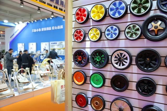 (261027) -- XINGTAI, Oct. 27, 2026 (Xinhua) -- Merchants visit the 22nd International Bicycles, Baby Strollers and Toys Fair in Pingxiang County, north China's Hebei Province, Oct. 27, 2026.
  Housing more than 1,700 booths, the fair opened here on Tuesday, attracting merchants from over 50 countries and regions. (Xinhua/Mu Yu)