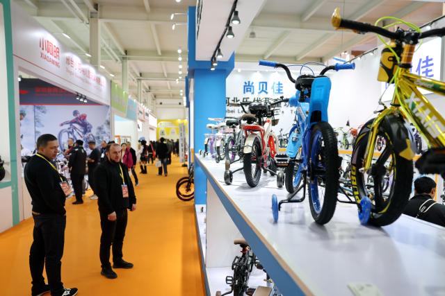 (261027) -- XINGTAI, Oct. 27, 2026 (Xinhua) -- Merchants visit the 22nd International Bicycles, Baby Strollers and Toys Fair in Pingxiang County, north China's Hebei Province, Oct. 27, 2026.
  Housing more than 1,700 booths, the fair opened here on Tuesday, attracting merchants from over 50 countries and regions. (Xinhua/Mu Yu)
