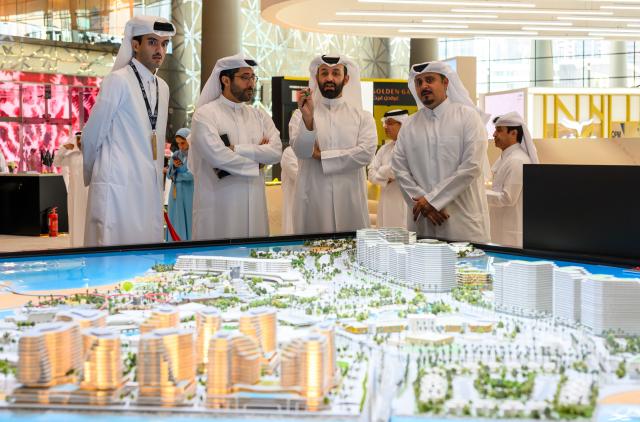 (261027) -- DOHA, Oct. 27, 2026 (Xinhua) -- People visit the Cityscape Qatar 2026 real estate exhibition at the Doha Exhibition and Convention Center in Doha, Qatar, Oct. 27, 2026.
  The exhibition kicked off here on Tuesday and runs until Oct. 29. (Photo by Nikku/Xinhua)