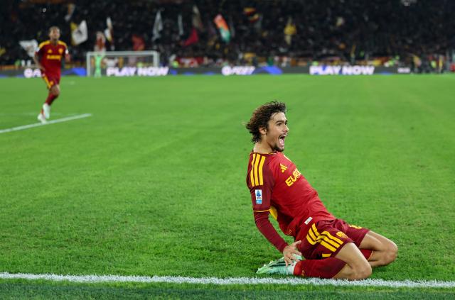 (261028) -- ROME, Oct. 28, 2026 (Xinhua) -- Rodrigo Mora of Roma celebrates his goal during a Serie A football match between Roma and Cagliari in Rome, Italy, Oct. 27, 2026. (Xinhua/Wang Kaiyan)