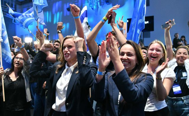 (261028) -- TEL AVIV, Oct. 28, 2026 (Xinhua) -- Supporters of Gadi Eisenkot, former Israeli military chief and leader of the centrist Yashar party, celebrates at the centrist Yashar party campaign headquarters in Tel Aviv, Israel, Oct. 27, 2026. Israeli opposition leader Gadi Eisenkot said Tuesday night that exit polls showing his bloc ahead of Prime Minister Benjamin Netanyahu's ruling coalition reflected a "complete lack of confidence" in Netanyahu's government, vowing to move swiftly to replace it, as the projections pointed to a parliamentary election deadlock. (JINI via Xinhua)